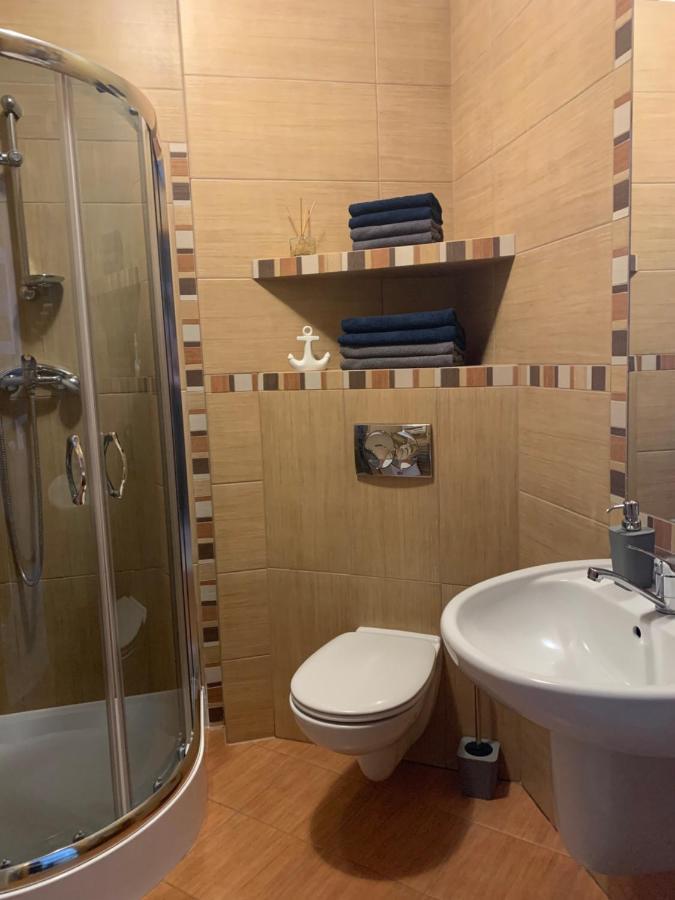 Apartament- Blisko Morza- W Trzech Koronach Z Prv Miejscem Parkingowym W Cenie! 슈비노우이스쳬 외부 사진