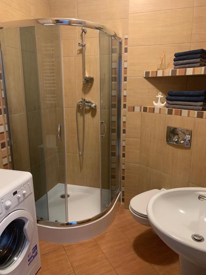 Apartament- Blisko Morza- W Trzech Koronach Z Prv Miejscem Parkingowym W Cenie! 슈비노우이스쳬 외부 사진