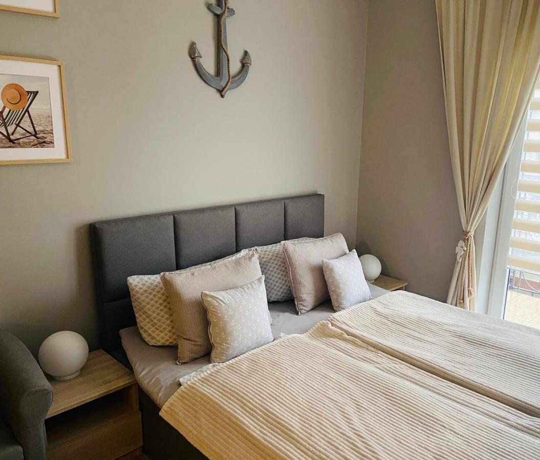 Apartament- Blisko Morza- W Trzech Koronach Z Prv Miejscem Parkingowym W Cenie! 슈비노우이스쳬 외부 사진